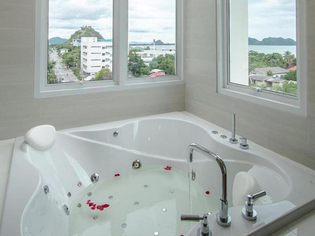 Prachuap Grand Hotel Prachuap Khiri Khan Extérieur photo
